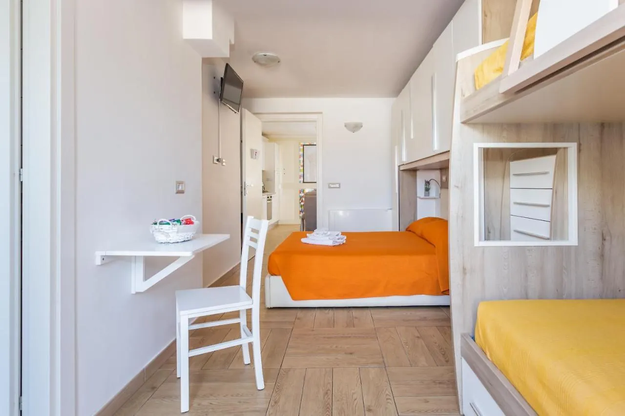Guest house Oristano Camera Arancio Max 3Pers,Bagno,Uso Cucina